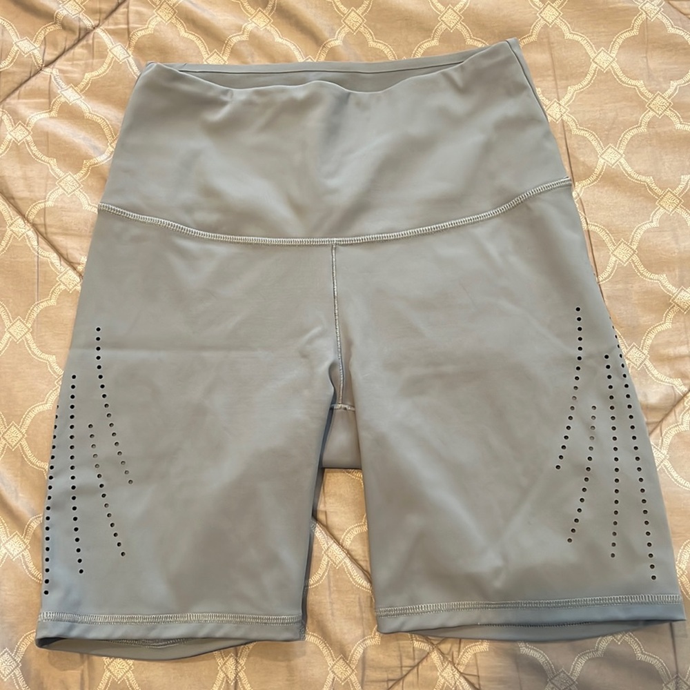 Calls Women’s Baby Blue Bike Shorts! Great condition